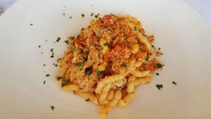 Busiate alle uova di pesce spada e pomodorini
